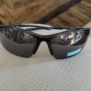 🕶️NWOT Foster Grant Active Sunglasses🕶️